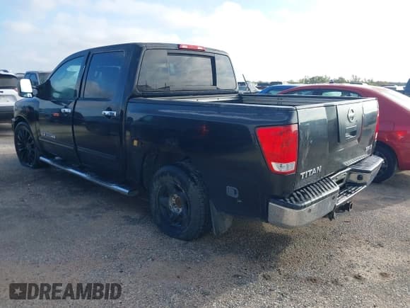 ✅ 2007 Nissan Titan SE • VIN: 1N6BA07A47N203455 • Lot: 43593523. Wystawiony na IAAI z przebiegiem 247 318 mil. Bezpłatny archiwum sprzedaży aukcyjnych z USA i szczegółowy raport historii pojazdu na DreamBid. Zdjęcie 3.