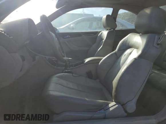 ✅ 2000 Mercedes-Benz CLK 320/430 • VIN: WDBLJ65G5YF150048 • Lot: 86574904. Listed on Copart with 183,709 mi. Free auction sales archive from the USA and detailed vehicle history report at DreamBid. Image 7.