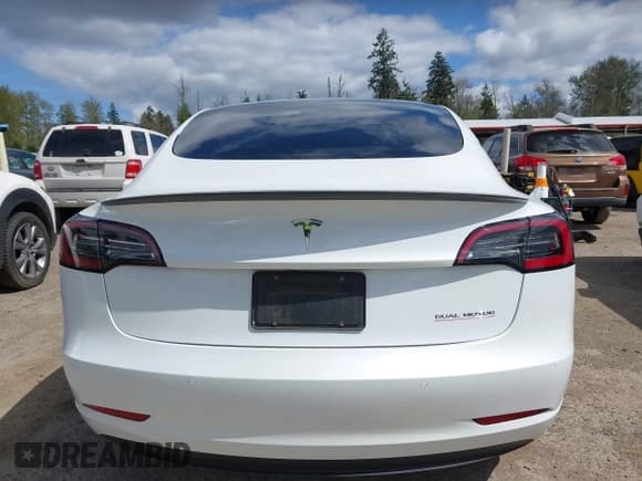 ✅ 2021 Tesla Model 3 Performance • VIN: 5YJ3E1EC2MF096681 • Lot: 42068782. Wystawiony na IAAI z przebiegiem 34 852 mil. Bezpłatny archiwum sprzedaży aukcyjnych z USA i szczegółowy raport historii pojazdu na DreamBid. Zdjęcie 17.