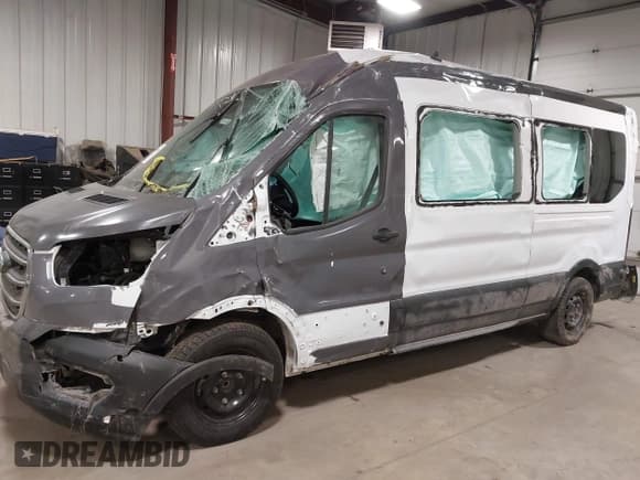 ✅ 2020 Ford Transit Passenger XL • VIN: 1FBAX2C8XLKB51891 • Lot: 38819554. Wystawiony na IAAI z przebiegiem Nie podano. Bezpłatny archiwum sprzedaży aukcyjnych z USA i szczegółowy raport historii pojazdu na DreamBid. Zdjęcie 13.