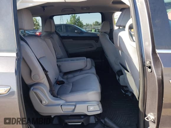 ✅ 2018 Honda Odyssey • VIN: 5FNRL6H4XJB502204 • Lot: 81558945. Listed on Copart with 206,031 mi. Free auction sales archive from the USA and detailed vehicle history report at DreamBid. Image 11.