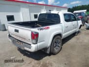 ✅ 2022 Toyota Tacoma SR • VIN: 3TYCZ5AN5NT100095 • Lot: 42647998. Wystawiony na IAAI z przebiegiem 60 384 mil. Bezpłatny archiwum sprzedaży aukcyjnych z USA i szczegółowy raport historii pojazdu na DreamBid. Zdjęcie 4.