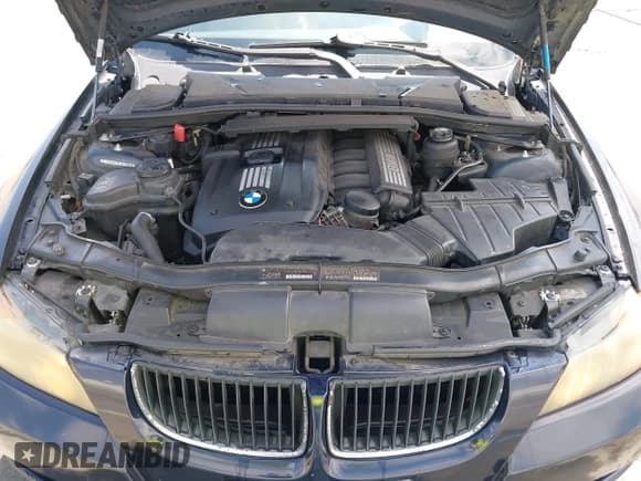 ✅ 2008 BMW 3 Series 328i • VIN: WBAVC53548F009436 • Lot: 42660951. Listed on IAAI with 195,628 mi. Free auction sales archive from the USA and detailed vehicle history report at DreamBid. Image 10.