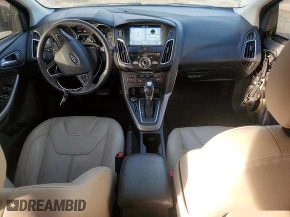 ✅ 2016 Ford Focus Titanium • VIN: 1FADP3N29GL325835 • Лот: 92911795. Опубликован ранее на Copart с пробегом 159 130 миль. Бесплатный доступ к архиву аукционных продаж из США и подробный отчёт об истории автомобиля на DreamBid. Изображение 8.