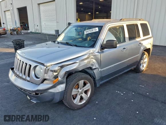 ✅ 2014 Jeep Patriot Latitude • VIN: 1C4NJPFB5ED905774 • Лот: 94293815. Опубликован ранее на Copart с пробегом 117 017 миль. Бесплатный доступ к архиву аукционных продаж из США и подробный отчёт об истории автомобиля на DreamBid. Изображение 1.