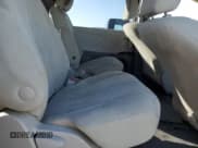 ✅ 2012 Toyota Sienna • VIN: 5TDZK3DC3CS210035 • Lot: 83798255. Wystawiony na Copart z przebiegiem 319 065 mil. Bezpłatny archiwum sprzedaży aukcyjnych z USA i szczegółowy raport historii pojazdu na DreamBid. Zdjęcie 11.