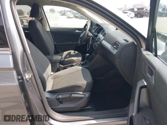 ✅ 2020 Volkswagen Tiguan S • VIN: 3VV1B7AX2LM103992 • Лот: 42618433. Опубликован ранее на IAAI с пробегом 55 172 миль. Бесплатный доступ к архиву аукционных продаж из США и подробный отчёт об истории автомобиля на DreamBid. Изображение 5.