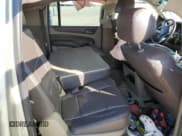 ✅ 2017 Chevrolet Suburban LS • VIN: 1GNSCGKC5HR390009 • Lot: 68575944. Wystawiony na Copart z przebiegiem 71 164 mil. Bezpłatny archiwum sprzedaży aukcyjnych z USA i szczegółowy raport historii pojazdu na DreamBid. Zdjęcie 12.