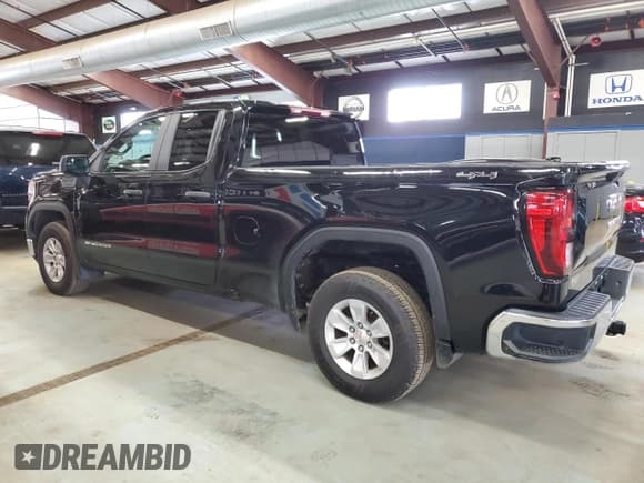 ✅ 2021 GMC Sierra 1500 • VIN: 1GTR9AEK2MZ139299 • Лот: 85844264. Опубликован ранее на Copart с пробегом 117 438 миль. Бесплатный доступ к архиву аукционных продаж из США и подробный отчёт об истории автомобиля на DreamBid. Изображение 2.