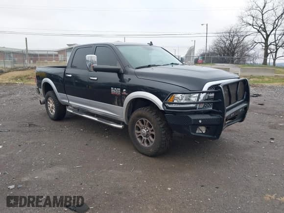 ✅ 2018 Ram 2500 Laramie • VIN: 3C6UR5FL6JG327626 • Lot: 43830561. Wystawiony na IAAI z przebiegiem 222 903 mil. Bezpłatny archiwum sprzedaży aukcyjnych z USA i szczegółowy raport historii pojazdu na DreamBid. Zdjęcie 1.