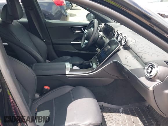 ✅ 2022 Mercedes-Benz C 300 • VIN: W1KAF4HB8NR053120 • Lot: 39848807. Wystawiony na IAAI z przebiegiem 26 483 mil. Bezpłatny archiwum sprzedaży aukcyjnych z USA i szczegółowy raport historii pojazdu na DreamBid. Zdjęcie 5.