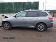 ✅ 2015 Nissan Pathfinder S • VIN: 5N1AR2MM2FC672664 • Lot: 41708902. Wystawiony na IAAI z przebiegiem 134 204 mil. Bezpłatny archiwum sprzedaży aukcyjnych z USA i szczegółowy raport historii pojazdu na DreamBid. Zdjęcie 13.