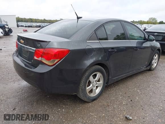 2014 Chevrolet Cruze 2LT с VIN 1G1PE5SB0E7155733, выставлен на аукционе IAAI как лот 43563910 с пробегом 145 246 миль миль и . История ставок и продаж доступна на DreamBid. Изображение 4.