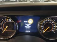 ✅ 2022 Jeep Wrangler Unlimited Sahara • VIN: 1C4HJXEG1NW259602 • Lot: 41429526. Wystawiony na IAAI z przebiegiem 31 762 mil. Bezpłatny archiwum sprzedaży aukcyjnych z USA i szczegółowy raport historii pojazdu na DreamBid. Zdjęcie 7.