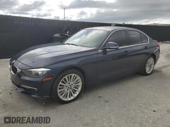 ✅ 2015 BMW 3 Series 328i • VIN: WBA3A5G52FNS84040 • Лот: 86187555. Опубликован ранее на Copart с пробегом 159 527 миль. Бесплатный доступ к архиву аукционных продаж из США и подробный отчёт об истории автомобиля на DreamBid. Изображение 1.