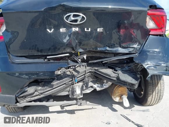 ✅ 2023 Hyundai Venue SE • VIN: KMHRB8A37PU220498 • Lot: 41273705. Listed on IAAI with 20,004 mi. Free auction sales archive from the USA and detailed vehicle history report at DreamBid. Image 6.