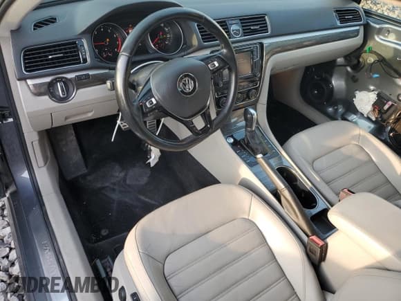 ✅ 2017 Volkswagen Passat SEL Premium • VIN: 1VWCT7A32HC052808 • Lot: 59394375. Listed on Copart with 90,123 mi. Free auction sales archive from the USA and detailed vehicle history report at DreamBid. Image 8.