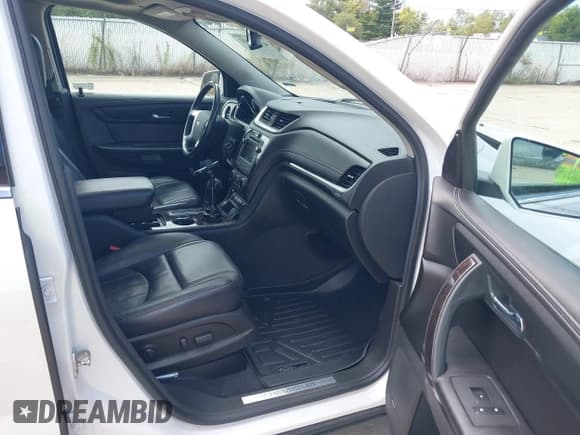 ✅ 2016 Chevrolet Traverse LTZ • VIN: 1GNKVJKD7GJ181898 • Lot: 43113001. Wystawiony na IAAI z przebiegiem 76 990 mil. Bezpłatny archiwum sprzedaży aukcyjnych z USA i szczegółowy raport historii pojazdu na DreamBid. Zdjęcie 5.