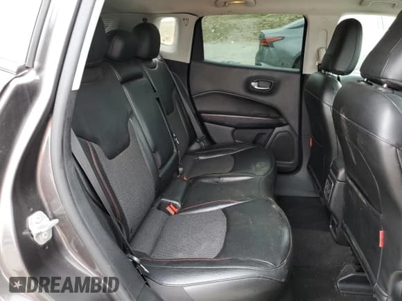 ✅ 2021 Jeep Compass Trailhawk • VIN: 3C4NJDDB4MT512181 • Lot: 81127035. Wystawiony na Copart z przebiegiem 82 180 mil. Bezpłatny archiwum sprzedaży aukcyjnych z USA i szczegółowy raport historii pojazdu na DreamBid. Zdjęcie 11.