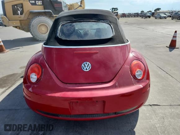 ✅ 2007 Volkswagen Beetle • VIN: 3VWSF31Y77M422753 • Lot: 86642745. Wystawiony na Copart z przebiegiem 146 222 mil. Bezpłatny archiwum sprzedaży aukcyjnych z USA i szczegółowy raport historii pojazdu na DreamBid. Zdjęcie 6.