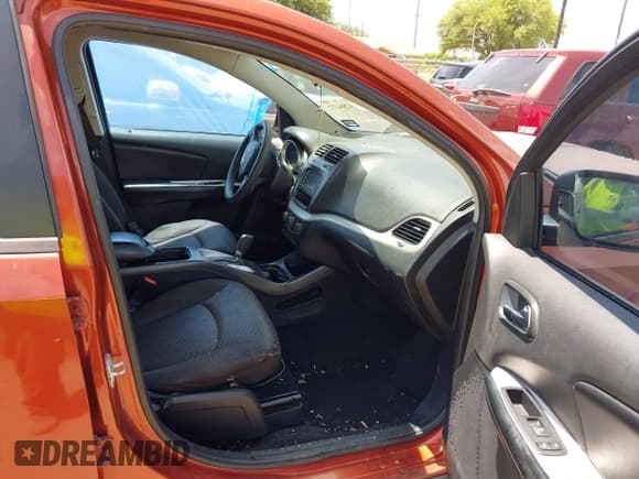 ✅ 2014 Dodge Journey American Value • VIN: 3C4PDCAB5ET152564 • Lot: 42864372. Listed on IAAI with 173,910 mi. Free auction sales archive from the USA and detailed vehicle history report at DreamBid. Image 5.