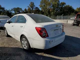 ✅ 2015 Chevrolet Sonic LS • VIN: 1G1JA5SG0F4118892 • Лот: 72745434. Размещён на Copart с пробегом 43 273 миль миль. Получите бесплатный доступ к архиву аукционных продаж из США и посмотрите подробный отчёт об истории автомобиля на DreamBid. Изображение 2.