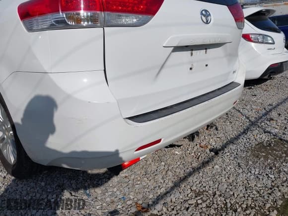 ✅ 2013 Toyota Sienna XLE • VIN: 5TDYK3DC9DS351530 • Лот: 43757259. Опубликован ранее на IAAI с пробегом 247 425 миль. Бесплатный доступ к архиву аукционных продаж из США и подробный отчёт об истории автомобиля на DreamBid. Изображение 20.