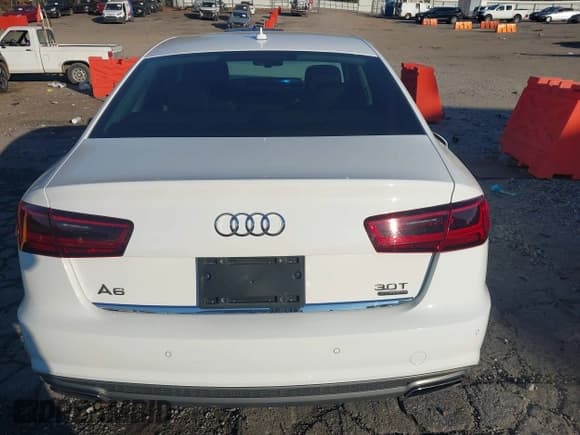 ✅ 2016 Audi A6 Prestige • VIN: WAUHGAFC8GN001848 • Lot: 43622257. Wystawiony na IAAI z przebiegiem 68 572 mil. Bezpłatny archiwum sprzedaży aukcyjnych z USA i szczegółowy raport historii pojazdu na DreamBid. Zdjęcie 16.