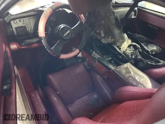 ✅ 1984 Chevrolet Corvette • VIN: 1G1AY0788E5102464 • Лот: 90598645. Опубликован ранее на Copart с пробегом Не указан. Бесплатный доступ к архиву аукционных продаж из США и подробный отчёт об истории автомобиля на DreamBid. Изображение 8.