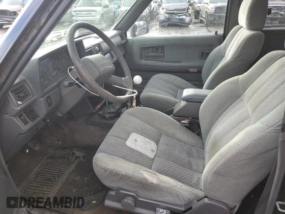 ✅ 1988 Toyota 4Runner • VIN: JT3VN66W4J0002894 • Lot: 86198094. Listed on Copart with 325,537 mi. Free auction sales archive from the USA and detailed vehicle history report at DreamBid. Image 7.