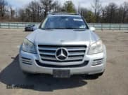✅ 2010 Mercedes-Benz GL 550 • VIN: 4JGBF8GEXAA604203 • Lot: 49396505. Wystawiony na Copart z przebiegiem 133 785 mil. Bezpłatny archiwum sprzedaży aukcyjnych z USA i szczegółowy raport historii pojazdu na DreamBid. Zdjęcie 5.