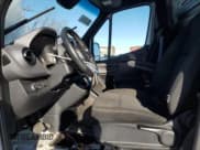 ✅ 2019 Mercedes-Benz Sprinter • VIN: WD3PF1CD0KP107250 • Lot: 83414914. Wystawiony na Copart z przebiegiem 43 299 mil. Bezpłatny archiwum sprzedaży aukcyjnych z USA i szczegółowy raport historii pojazdu na DreamBid. Zdjęcie 7.