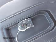 ✅ 2021 Chevrolet Silverado 1500 RST • VIN: 3GCPWDED8MG285709 • Lot: 43180967. Wystawiony na IAAI z przebiegiem 29 064 mil. Bezpłatny archiwum sprzedaży aukcyjnych z USA i szczegółowy raport historii pojazdu na DreamBid. Zdjęcie 11.