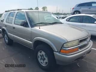 2004 Chevrolet Blazer LS with VIN 1GNDT13X44K124975, listed as a IAAI auction lot 42881375 with 135,100 mi miles and . Bid and sale history available at DreamBid. Image 1.