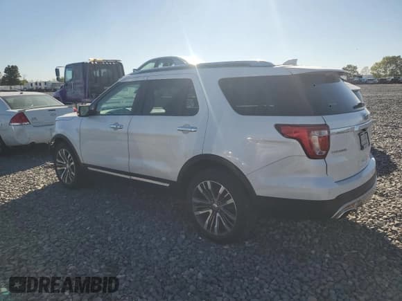 ✅ 2016 Ford Explorer Platinum • VIN: 1FM5K8HTXGGB60932 • Lot: 81901695. Listed on Copart with 183,829 mi. Free auction sales archive from the USA and detailed vehicle history report at DreamBid. Image 2.