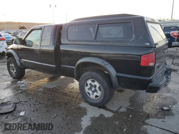 2001 Chevrolet S-10 LS ZR2 с VIN 1GCCT19W718161384, выставлен на аукционе Copart как лот 84834104 с пробегом 288 874 миль миль и Списание • Salvage title. История ставок и продаж доступна на DreamBid. Изображение 2.