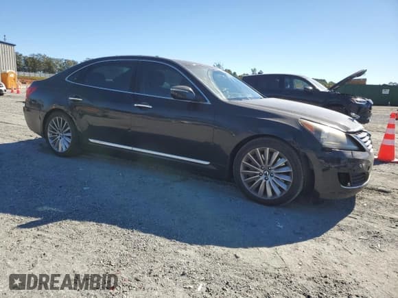 ✅ 2015 Hyundai Equus Signature • VIN: KMHGH4JH6FU096832 • Lot: 86265525. Listed on Copart with 173,206 mi. Free auction sales archive from the USA and detailed vehicle history report at DreamBid. Image 4.