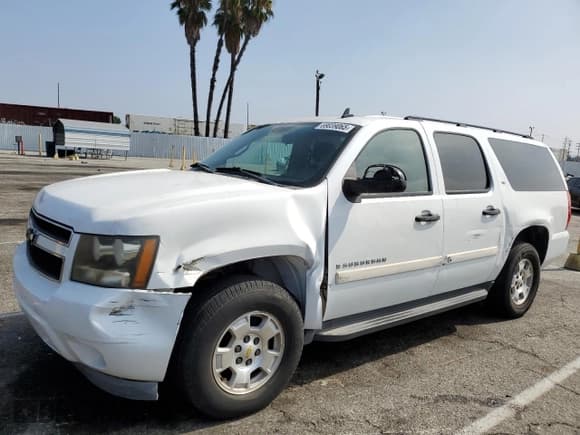 ✅ 2009 Chevrolet Suburban LS • VIN: 1GNFC16J09R194326 • Lot: 69039065. Listed on Copart with 136,859 mi. Free auction sales archive from the USA and detailed vehicle history report at DreamBid. Image 1.