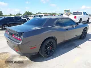 2020 Dodge Challenger R/T Scat Pack z VIN 2C3CDZFJ6LH182068, wystawiony jako IAAI lot #42569233 z przebiegiem 57 320 mil mil oraz . Historia ofert i sprzedaży dostępna na DreamBid. Obrazek 4.