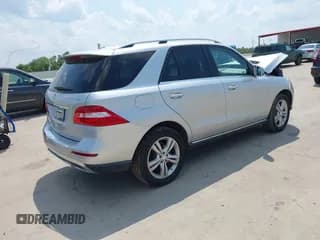 ✅ 2013 Mercedes-Benz M 350 • VIN: 4JGDA2EB8DA233821 • Lot: 43081521. Wystawiony na IAAI z przebiegiem 103 485 mil. Bezpłatny archiwum sprzedaży aukcyjnych z USA i szczegółowy raport historii pojazdu na DreamBid. Zdjęcie 4.