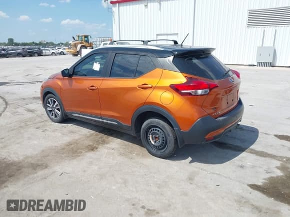 ✅ 2019 Nissan Kicks SR • VIN: 3N1CP5CU1KL506322 • Lot: 43112512. Wystawiony na IAAI z przebiegiem 67 171 mil. Bezpłatny archiwum sprzedaży aukcyjnych z USA i szczegółowy raport historii pojazdu na DreamBid. Zdjęcie 3.