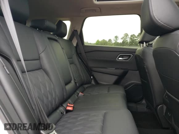 ✅ 2025 Nissan Rogue Platinum • VIN: JN8BT3DD9SW301255 • Lot: 55305505. Listed on Copart with 7,805 mi. Free auction sales archive from the USA and detailed vehicle history report at DreamBid. Image 11.