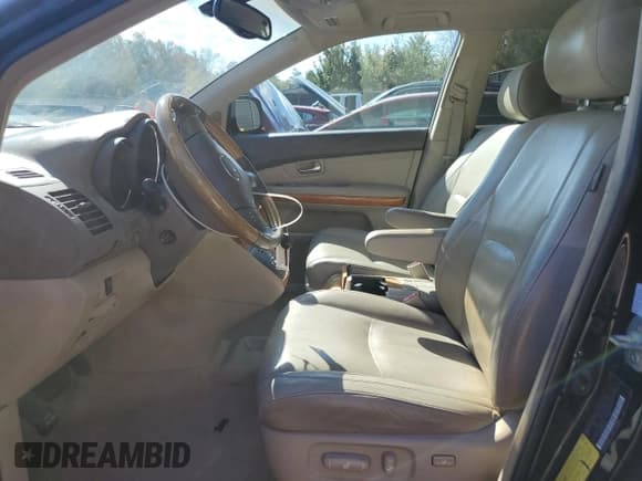 ✅ 2005 Lexus RX 330 • VIN: 2T2HA31U45C084920 • Lot: 87217325. Listed on Copart with 118,694 mi. Free auction sales archive from the USA and detailed vehicle history report at DreamBid. Image 7.