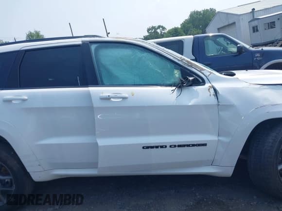 ✅ 2020 Jeep Grand Cherokee Limited • VIN: 1C4RJFBG6LC313722 • Lot: 42850417. Wystawiony na IAAI z przebiegiem 64 186 mil. Bezpłatny archiwum sprzedaży aukcyjnych z USA i szczegółowy raport historii pojazdu na DreamBid. Zdjęcie 13.