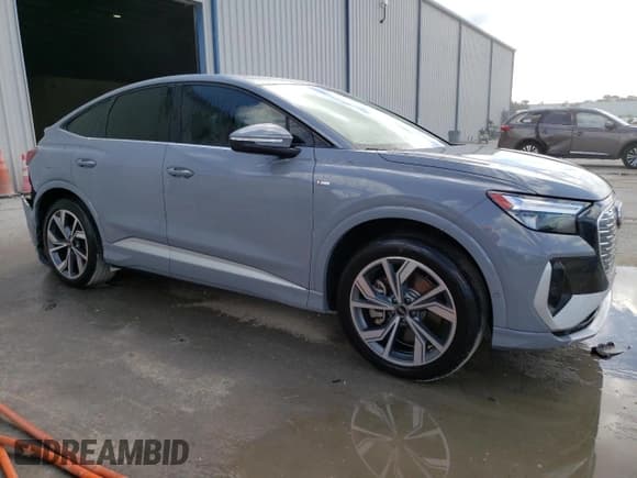 ✅ 2023 Audi Q4 e-tron Sportback Premium Plus • VIN: WA132BFZ8PP000204 • Lot: 53398314. Listed on Copart with 20,268 mi. Free auction sales archive from the USA and detailed vehicle history report at DreamBid. Image 4.