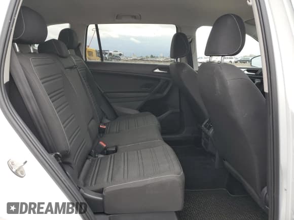 ✅ 2022 Volkswagen Tiguan S • VIN: 3VV0B7AX5NM012441 • Lot: 85072885. Wystawiony na Copart z przebiegiem 48 413 mil. Bezpłatny archiwum sprzedaży aukcyjnych z USA i szczegółowy raport historii pojazdu na DreamBid. Zdjęcie 11.