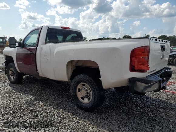 ✅ 2007 Chevrolet Silverado 2500HD Work Truck • VIN: 1GCHC24K27E520134 • Лот: 56055915. Опубликован ранее на Copart с пробегом 345 790 миль. Бесплатный доступ к архиву аукционных продаж из США и подробный отчёт об истории автомобиля на DreamBid. Изображение 2.