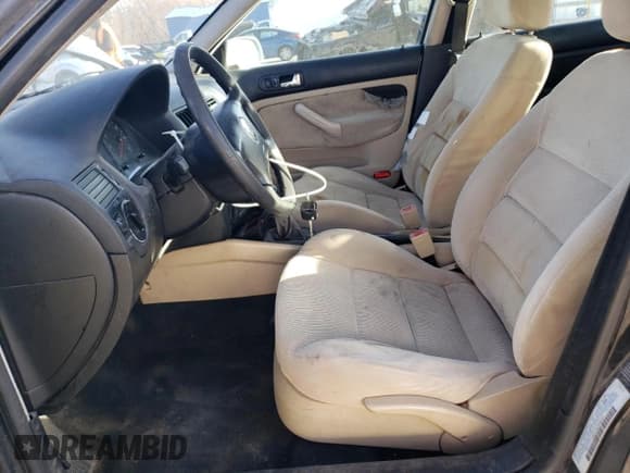 ✅ 2000 Volkswagen Jetta GLS • VIN: 3VWSF29M8YM088696 • Lot: 42808945. Wystawiony na Copart z przebiegiem 357 051 mil. Bezpłatny archiwum sprzedaży aukcyjnych z USA i szczegółowy raport historii pojazdu na DreamBid. Zdjęcie 7.