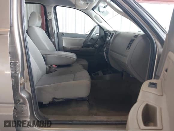 ✅ 2007 Dodge Dakota SLT • VIN: 1D7HE48N17S144088 • Лот: 40577462. Опубликован ранее на IAAI с пробегом 192 502 миль. Бесплатный доступ к архиву аукционных продаж из США и подробный отчёт об истории автомобиля на DreamBid. Изображение 5.