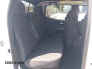 ✅ 2017 Toyota Tacoma SR5 • VIN: 3TMDZ5BN5HM021139 • Lot: 42555465. Wystawiony na IAAI z przebiegiem 139 782 mil. Bezpłatny archiwum sprzedaży aukcyjnych z USA i szczegółowy raport historii pojazdu na DreamBid. Zdjęcie 8.